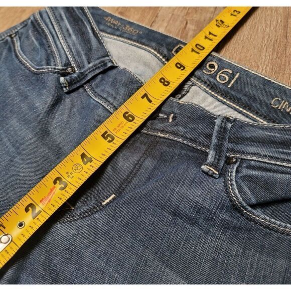 DL1961 Cindy Slim Boot Medium Wash Blue Jeans DL 1961 Womens Size 26 - Picture 11 of 12